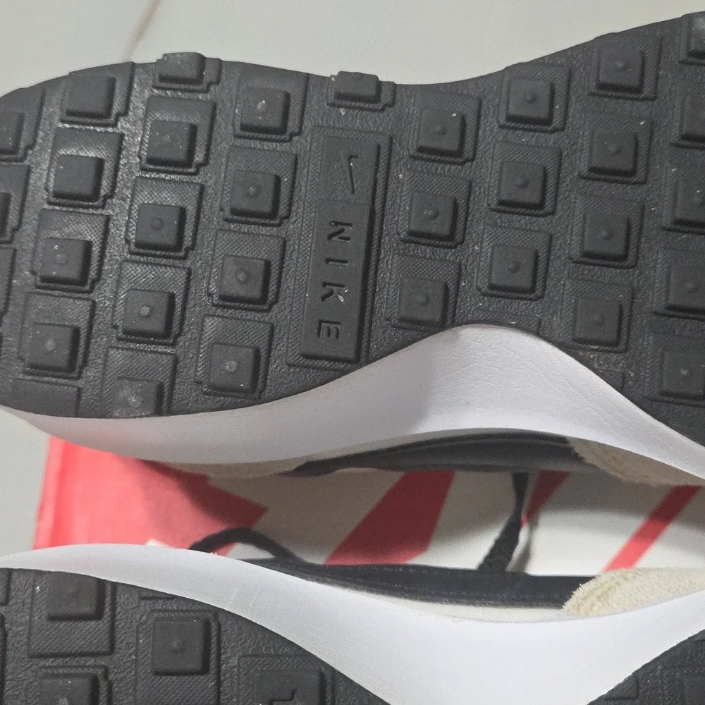 Nike Waffle Debut in Sanddrift and Black - Picture 8 of 12